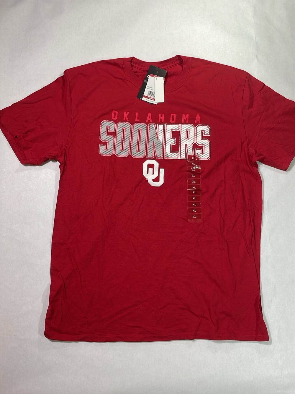 NWT Captivating Oklahoma Sooners T-Shirt - Mens Size XL - Red